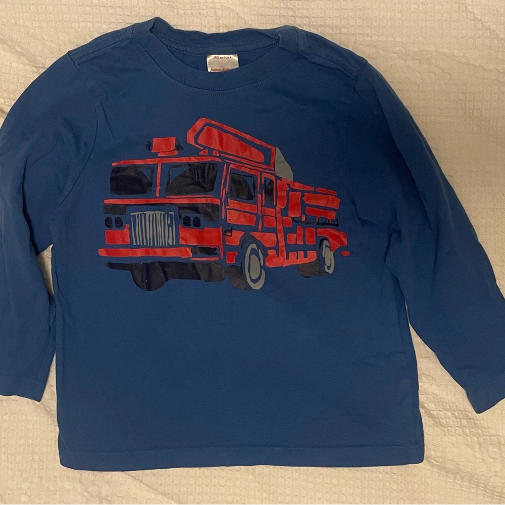 Hanna Andersson Blue Long Sleeve Shirt with Red Fire Truck, size 4